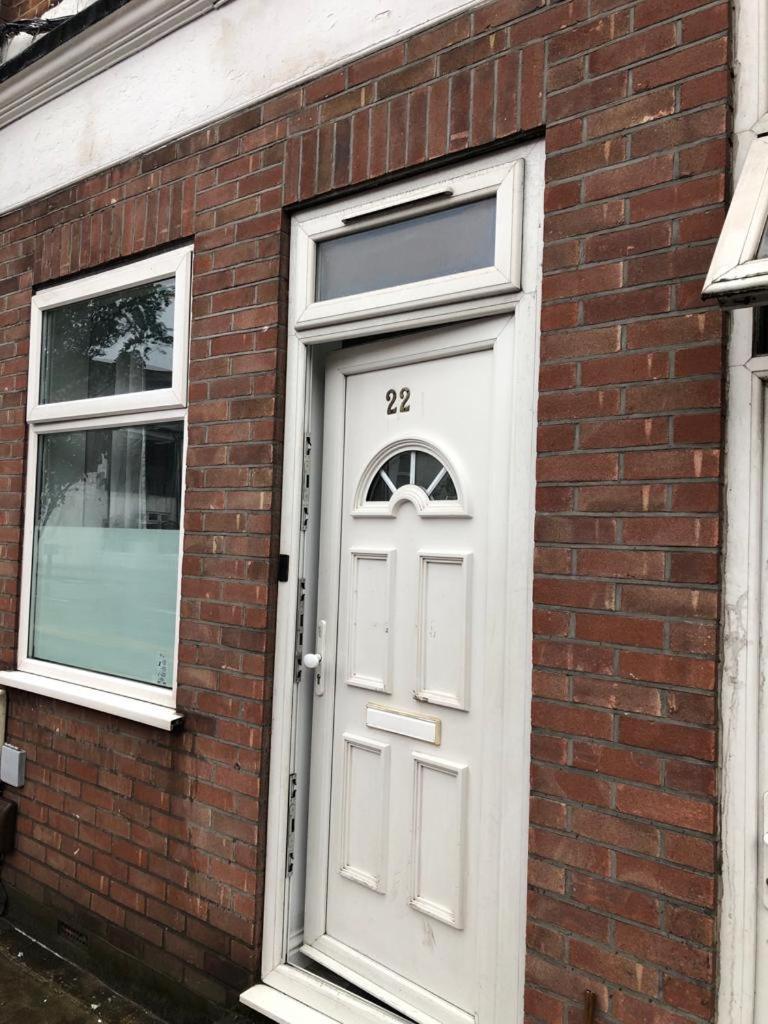 Alpha House Bed and Breakfast Londra Esterno foto