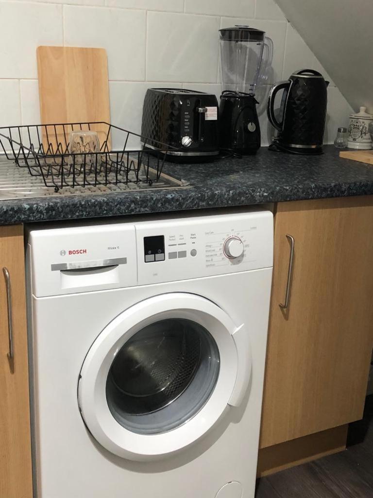 Alpha House Bed and Breakfast Londra Esterno foto