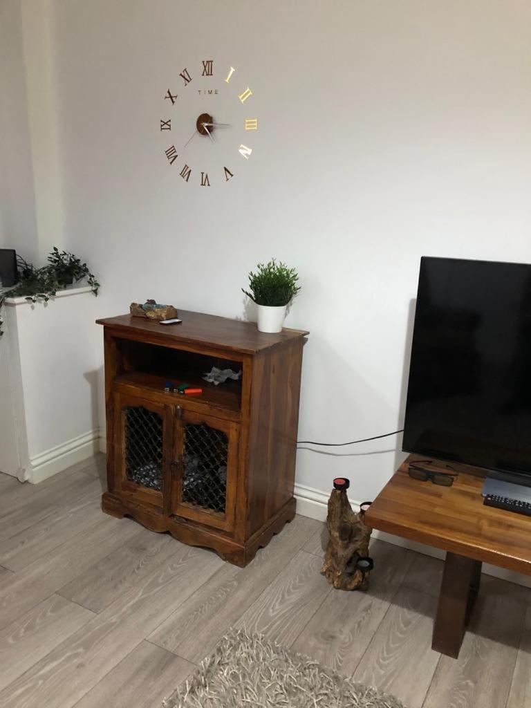 Alpha House Bed and Breakfast Londra Esterno foto
