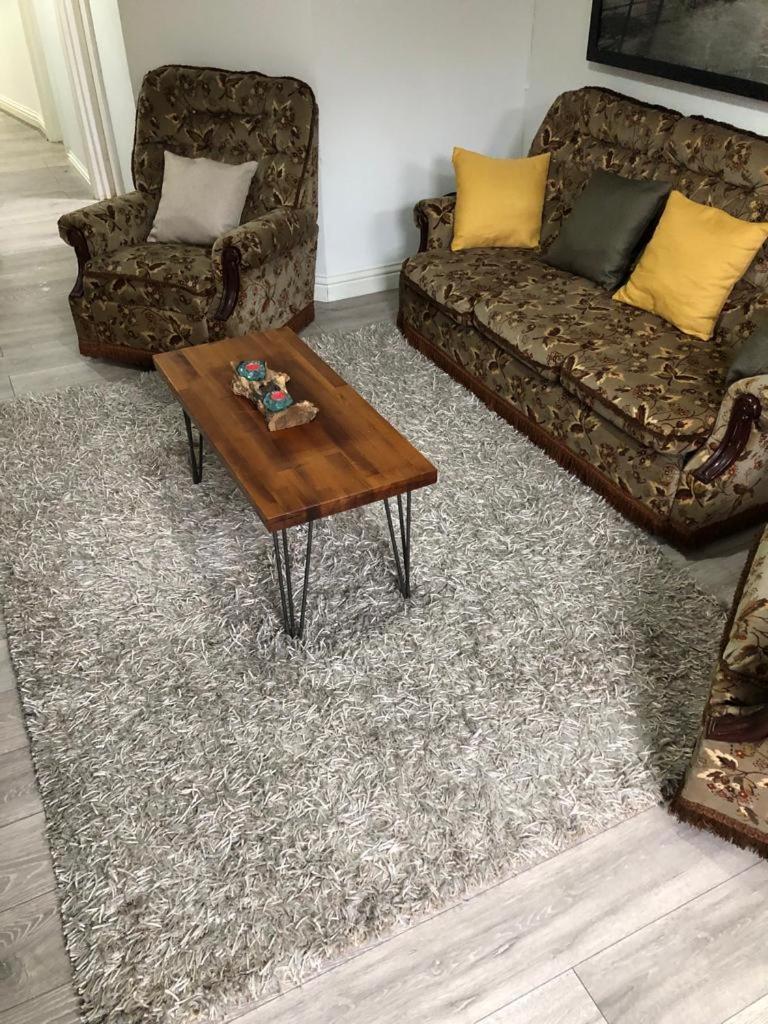Alpha House Bed and Breakfast Londra Esterno foto