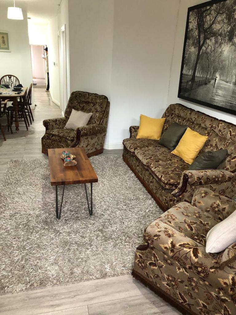 Alpha House Bed and Breakfast Londra Esterno foto