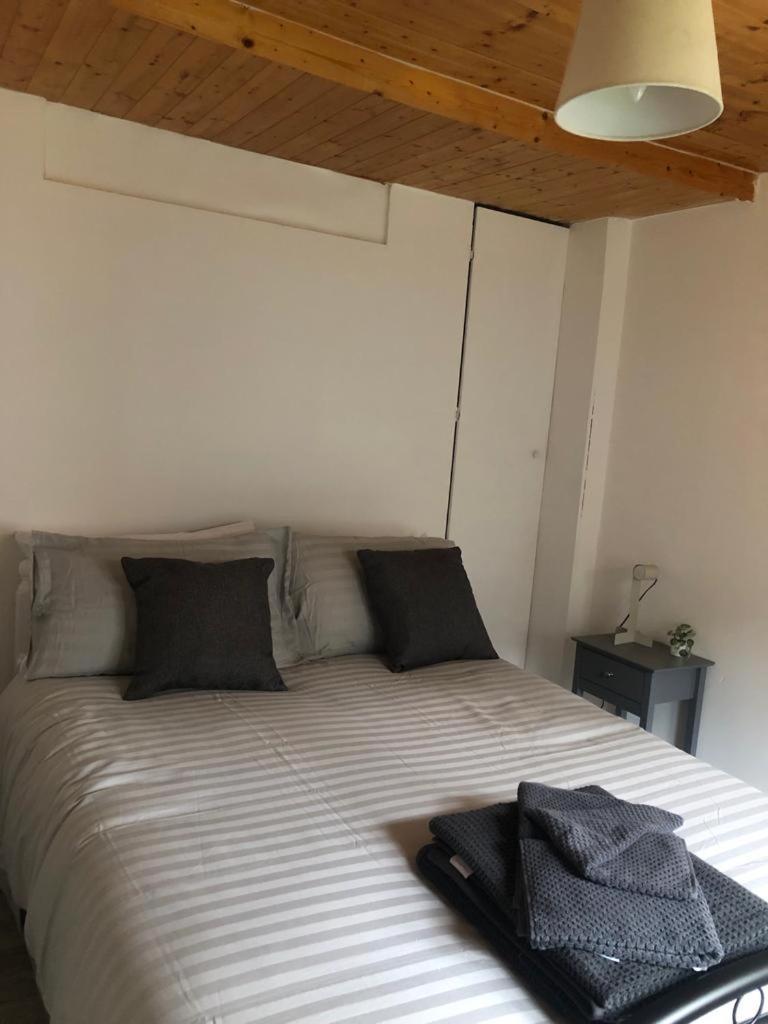 Alpha House Bed and Breakfast Londra Esterno foto