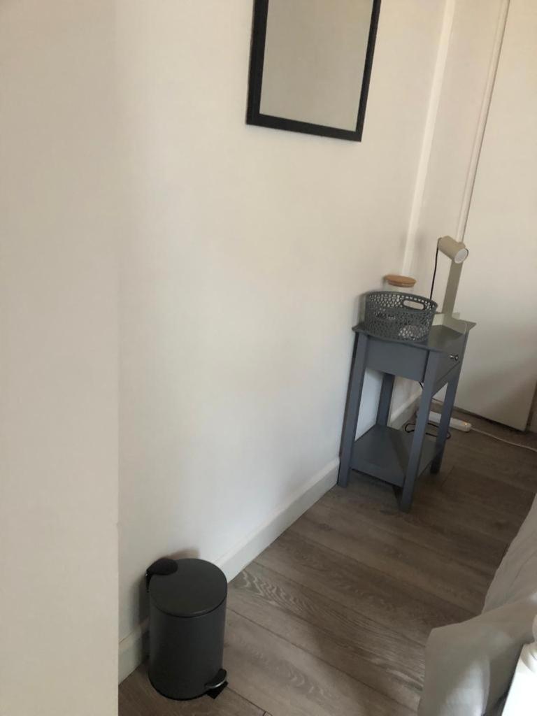 Alpha House Bed and Breakfast Londra Esterno foto