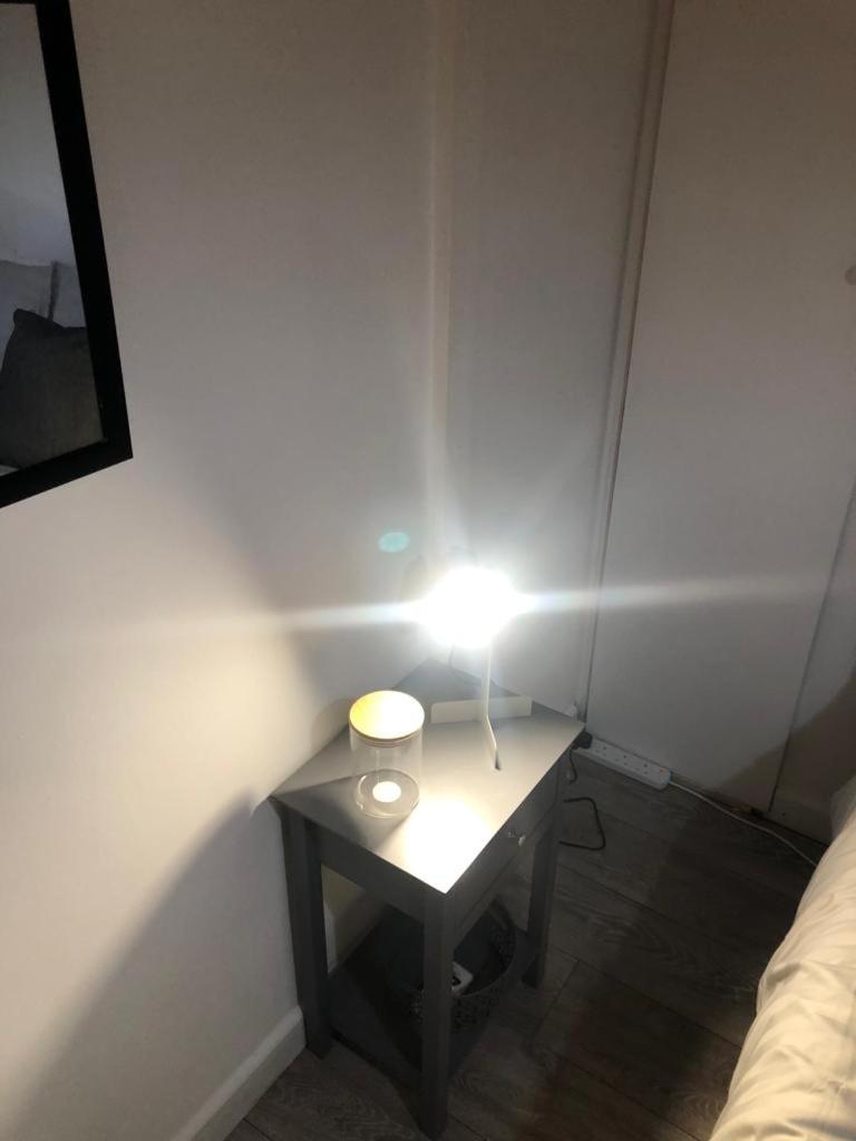 Alpha House Bed and Breakfast Londra Esterno foto